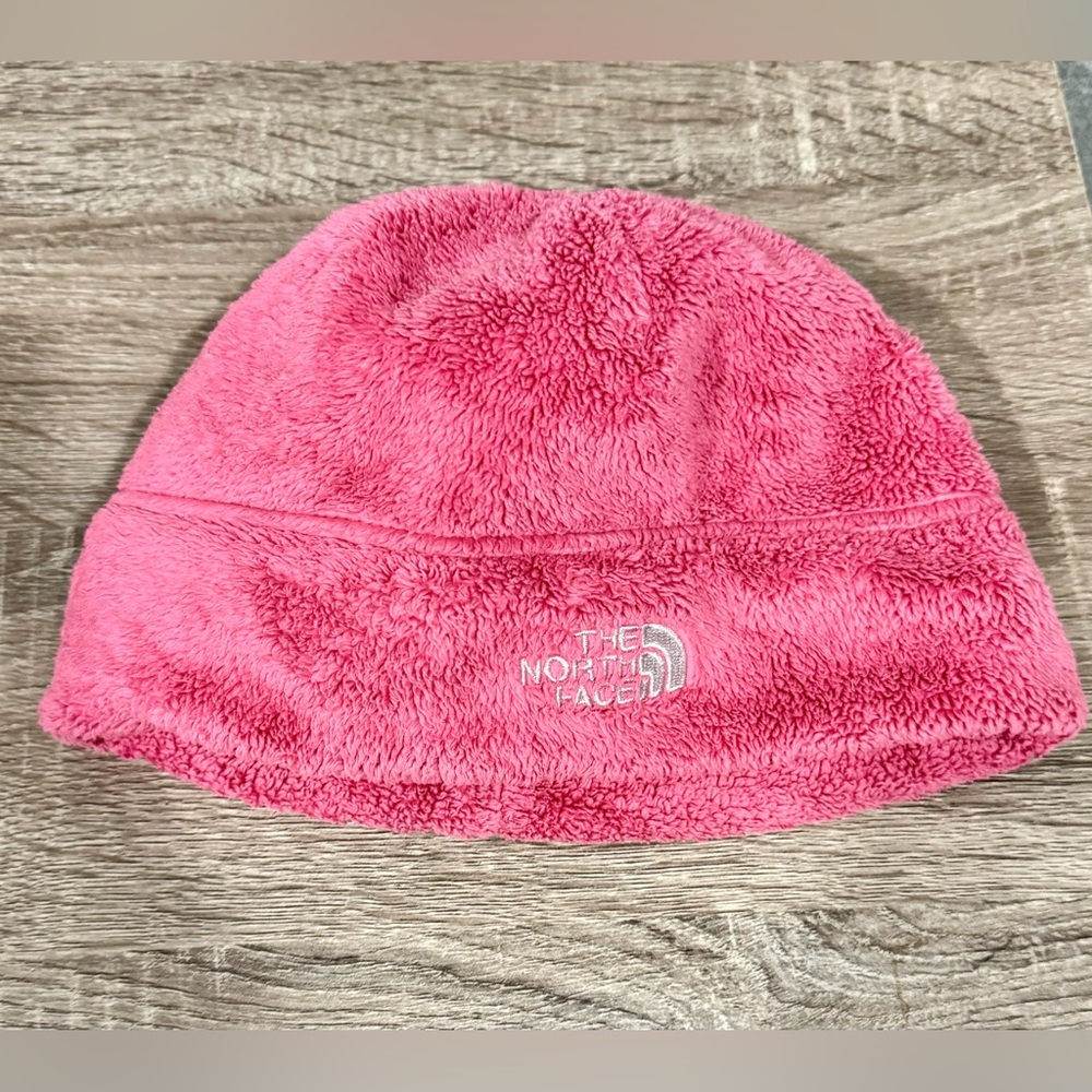 The North Face youth/child Osito style winter hat.One size (small child age 3-8)